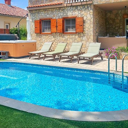 Dobrinj Holiday Home Mikac - Mlk136 By Interhome מראה חיצוני תמונה