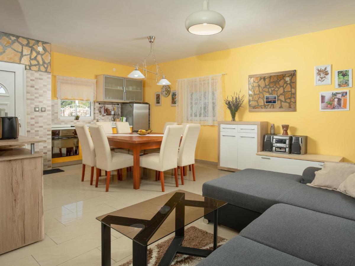 Dobrinj Holiday Home Mikac - Mlk136 By Interhome מראה חיצוני תמונה
