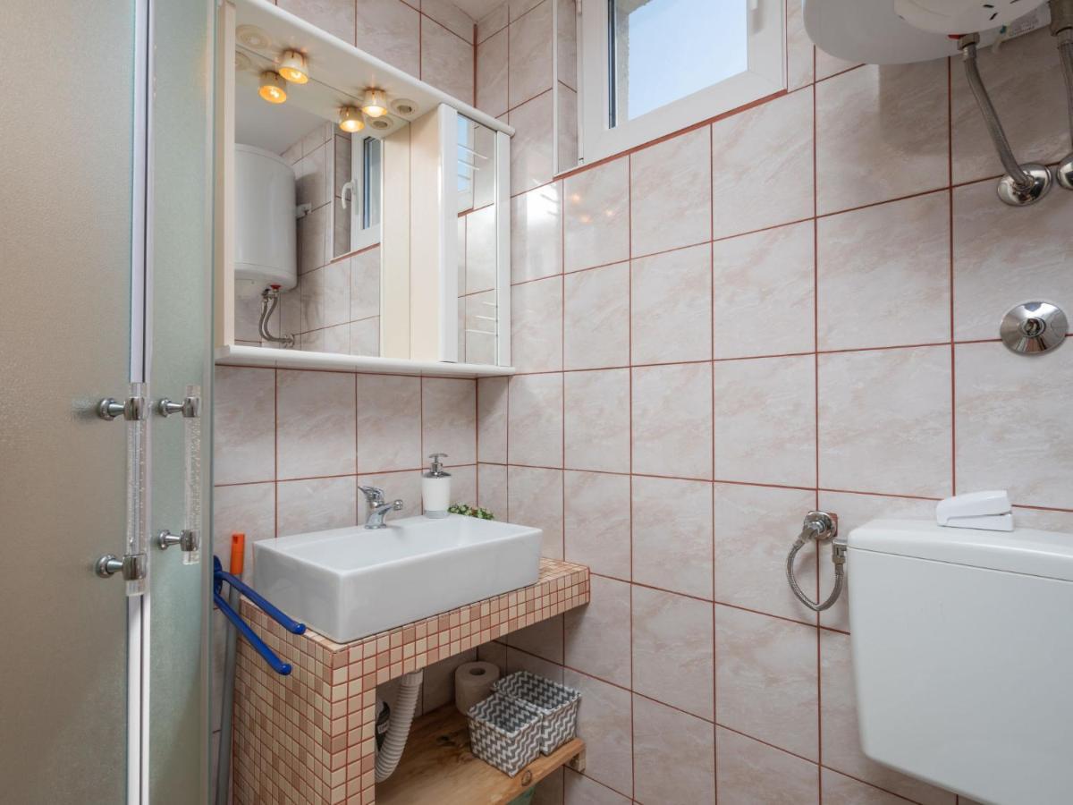 Dobrinj Holiday Home Mikac - Mlk136 By Interhome מראה חיצוני תמונה