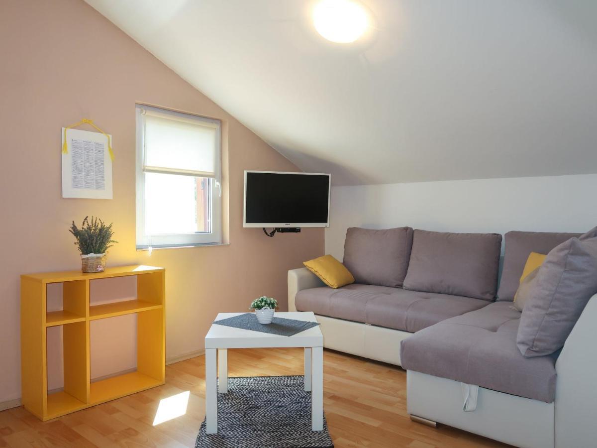 Dobrinj Holiday Home Mikac - Mlk136 By Interhome מראה חיצוני תמונה