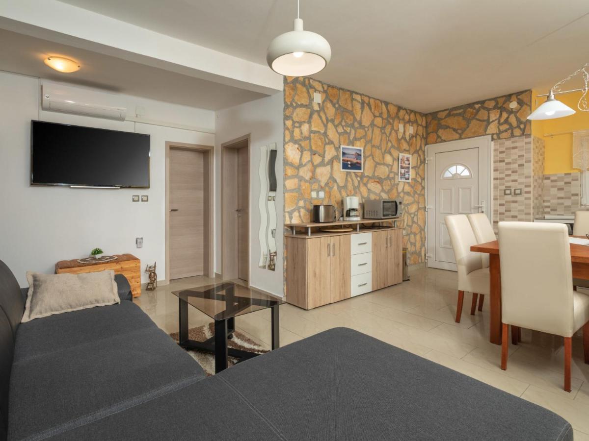 Dobrinj Holiday Home Mikac - Mlk136 By Interhome מראה חיצוני תמונה