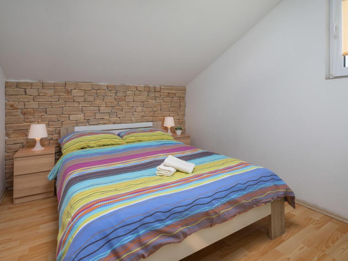 Dobrinj Holiday Home Mikac - Mlk136 By Interhome מראה חיצוני תמונה